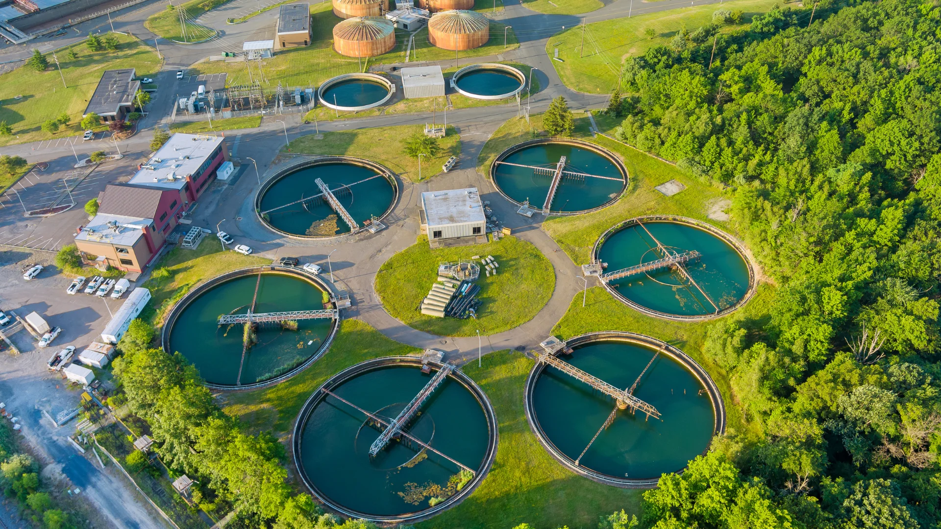 Product application: Industrial chemical solution in use